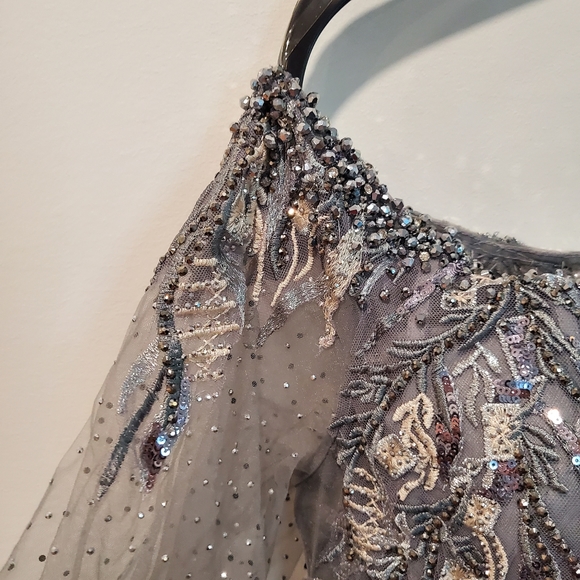 Size 6 gray short & off shoulder dress - Picture 4 of 9